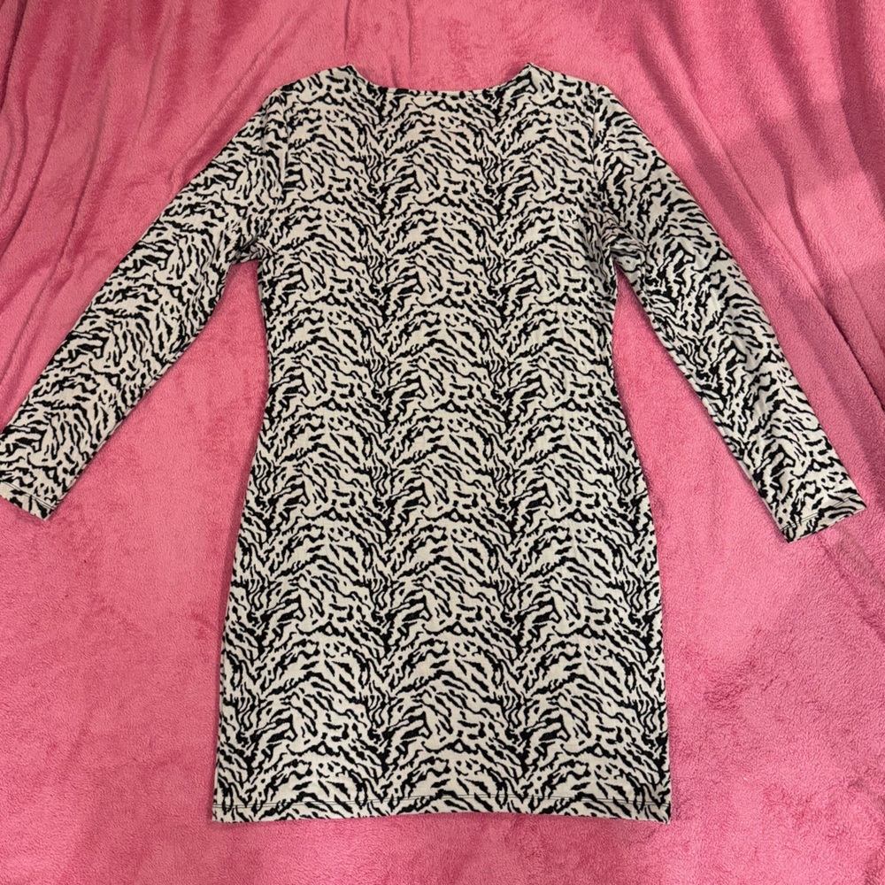 Elegant Black and White Patterned Dress